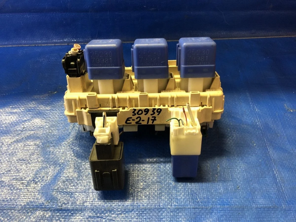 Блок предохранителей Nissan X-Trail I (2000—2007)