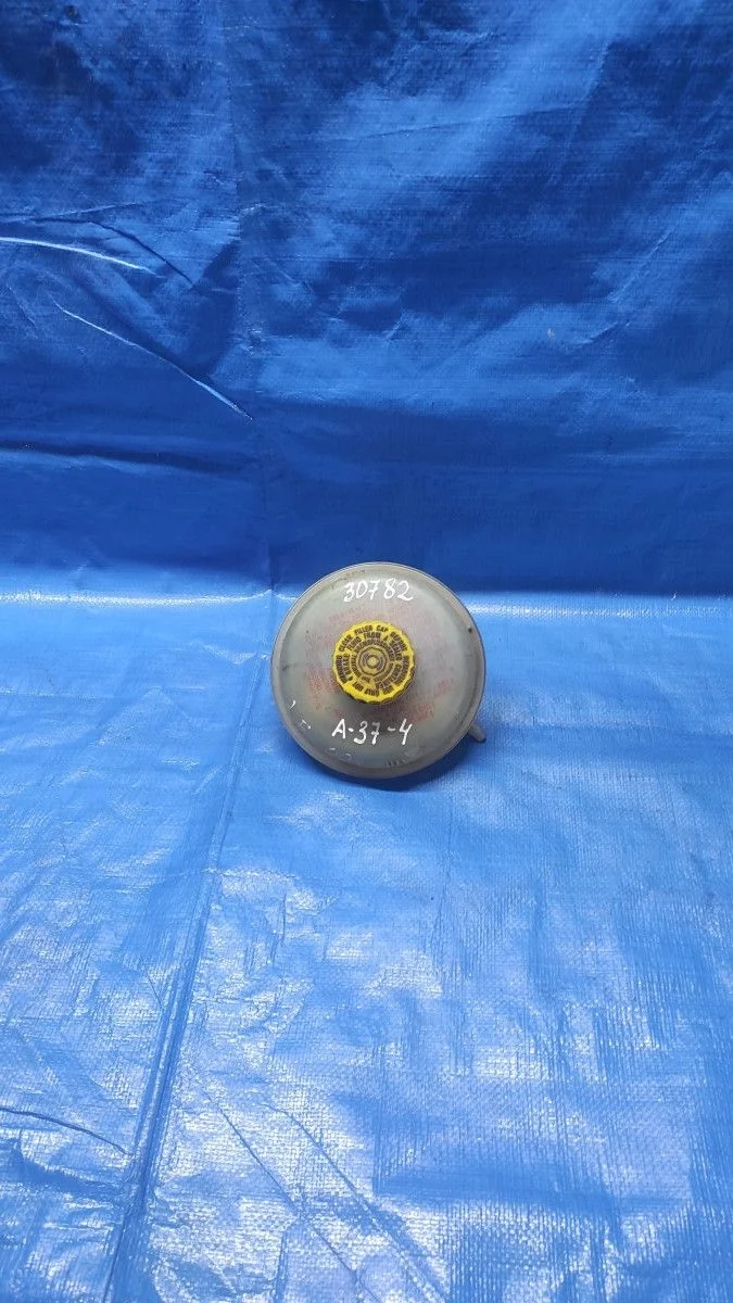 Бачок главного тормозного цилиндра Audi A4 B5 (1994—1999)