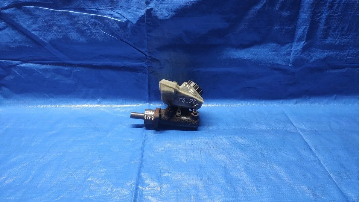 Цилиндр тормозной главный Volkswagen Transporter T4 (1990—2003)