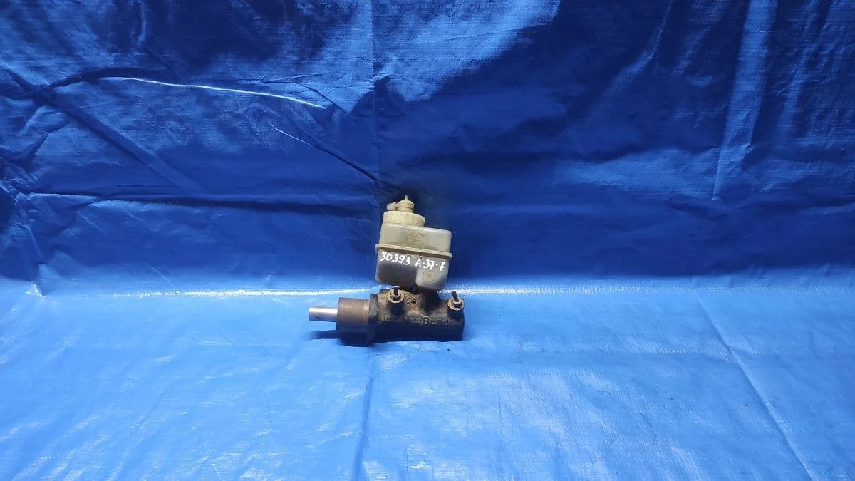 Цилиндр тормозной главный Volkswagen Passat B3 (1988—1993)