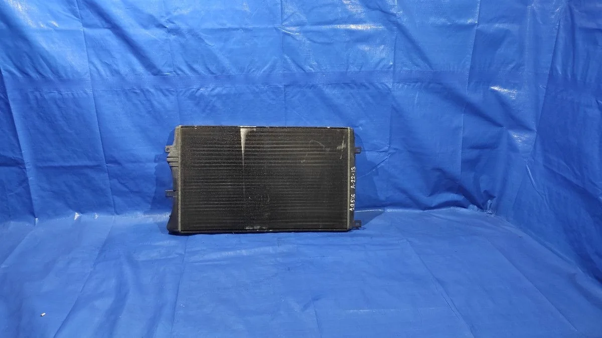 Радиатор охлаждения двигателя Skoda Octavia II (2004—2009)