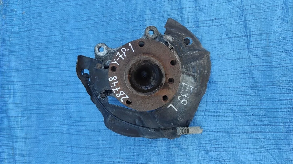 Кулак поворотный левый BMW 5 серия E39 (1995—2000)