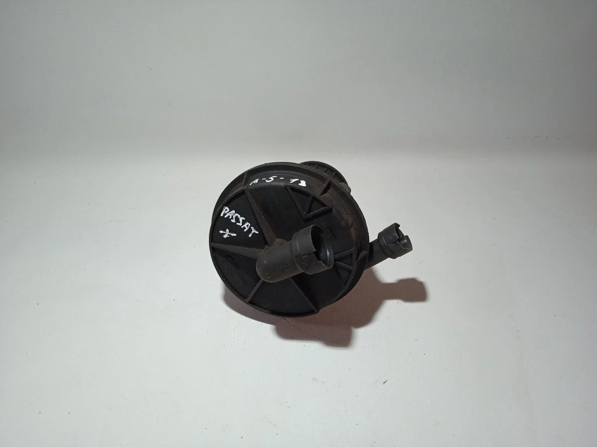 Насос продувки катализатора Volkswagen Passat B5 рестайлинг (2000—2005)