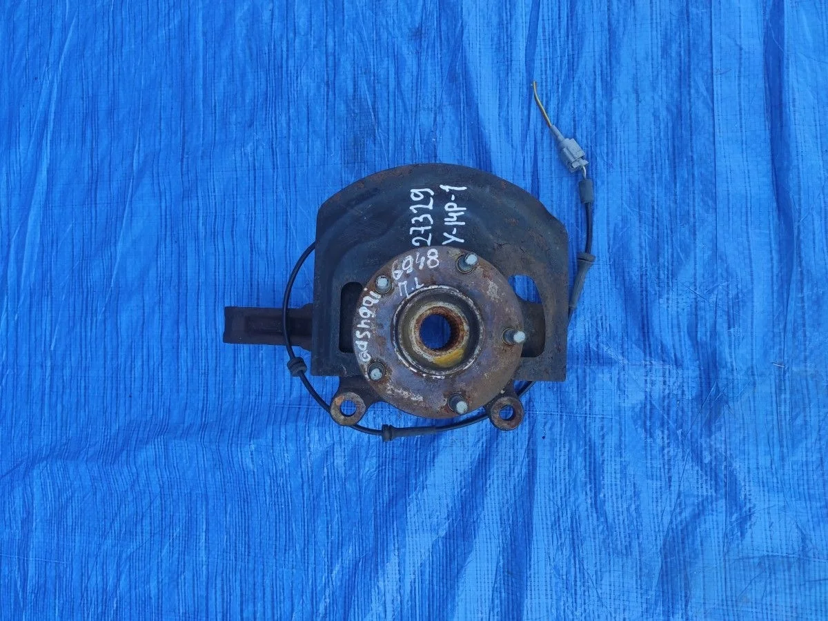 Кулак поворотный левый Nissan Qashqai I (2006—2010)