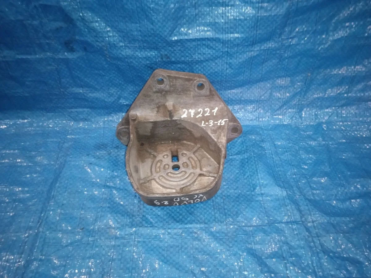 Кронштейн опоры двигателя Volvo XC90 I (2002—2006)