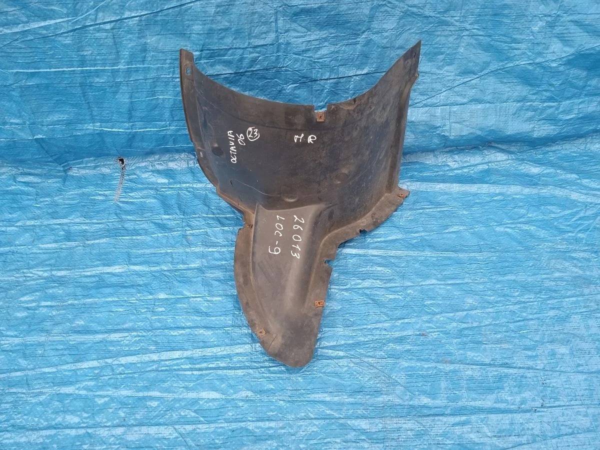 Подкрылок (локер) передний правый Skoda Octavia II (2004—2009)