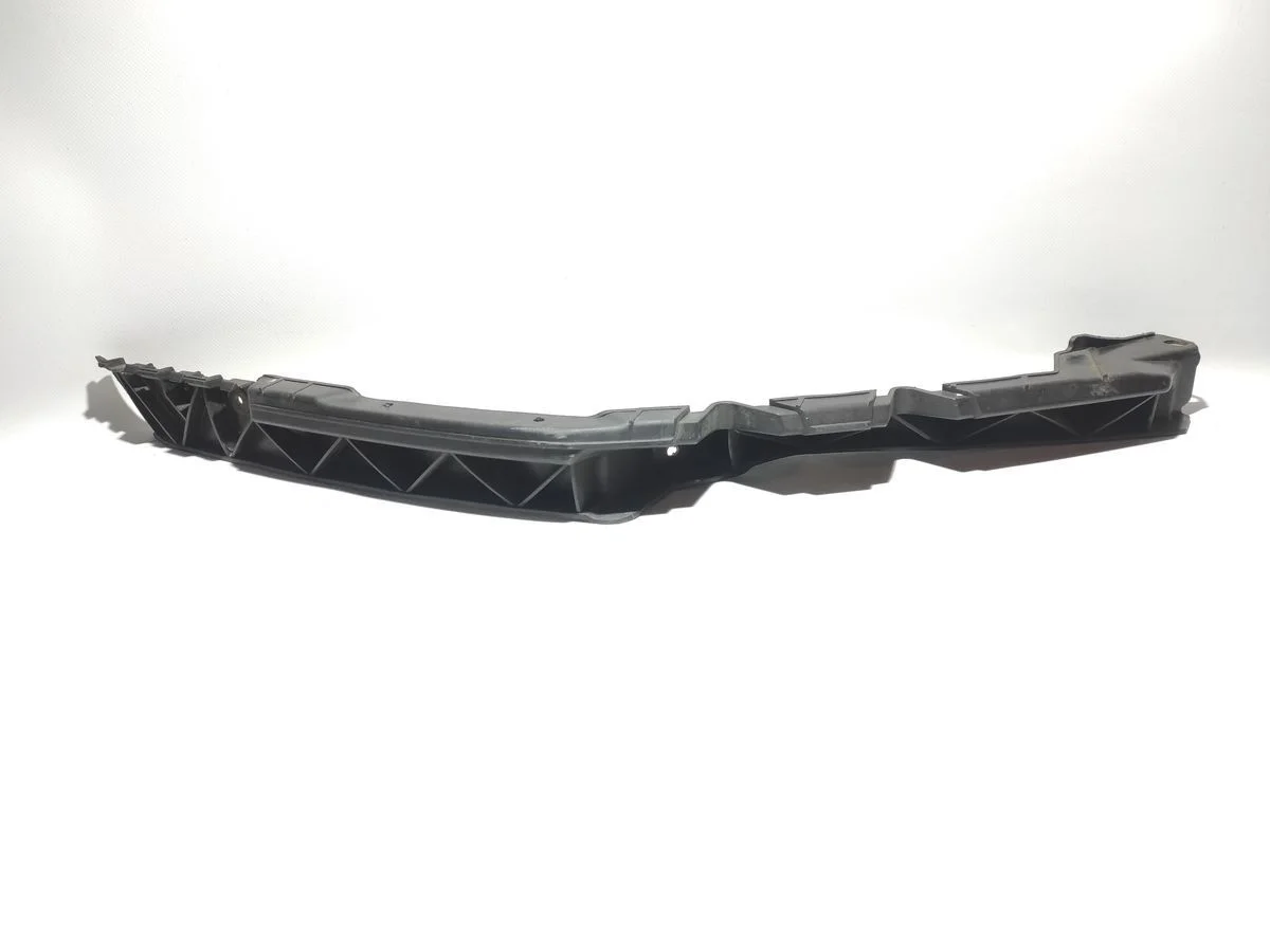 Кронштейн переднего бампера правый Skoda Octavia II (2004—2009)