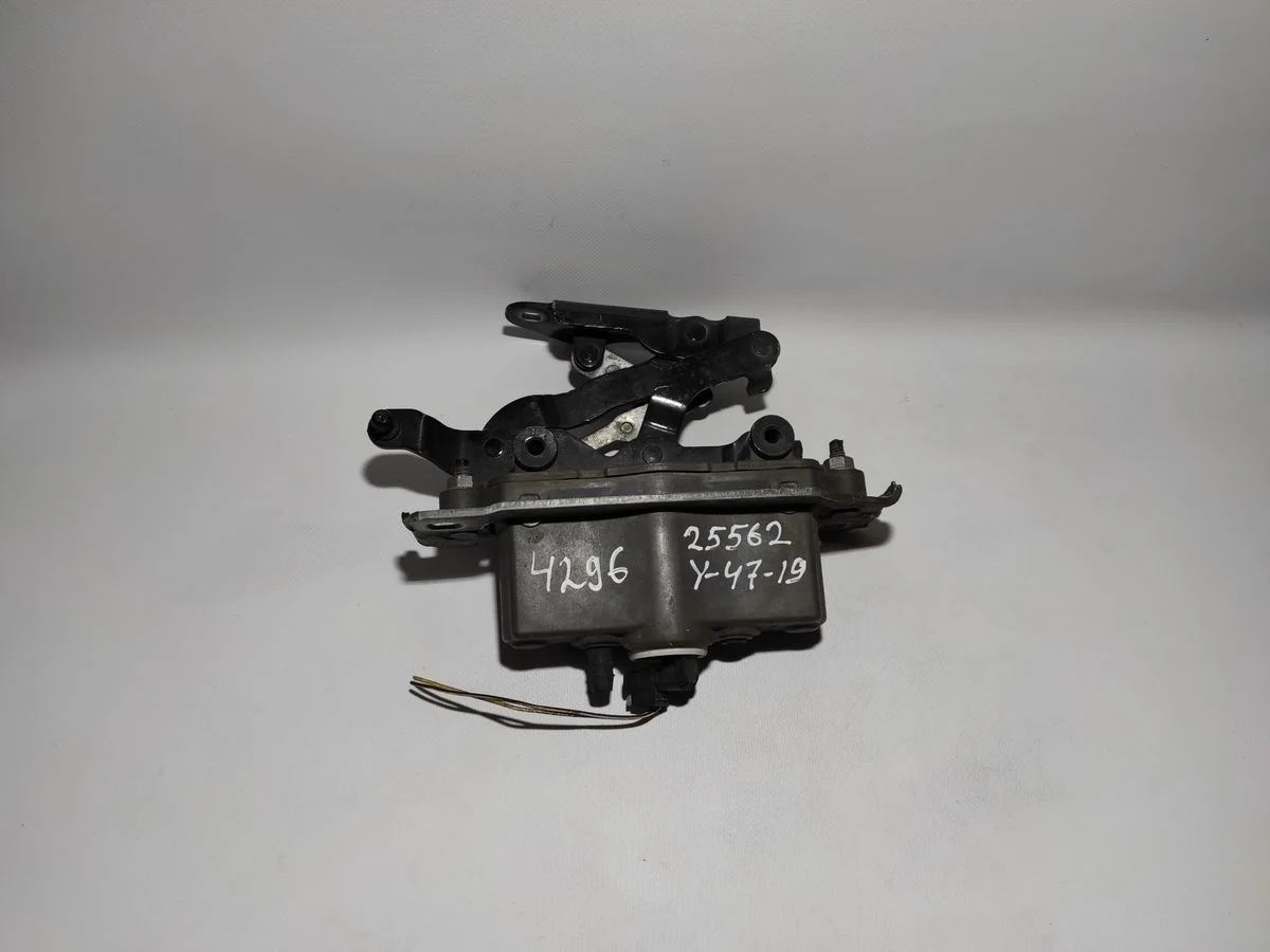 Петля капота левая Mercedes-Benz E-класс W212/S212/C207/A207 (2009—2013)