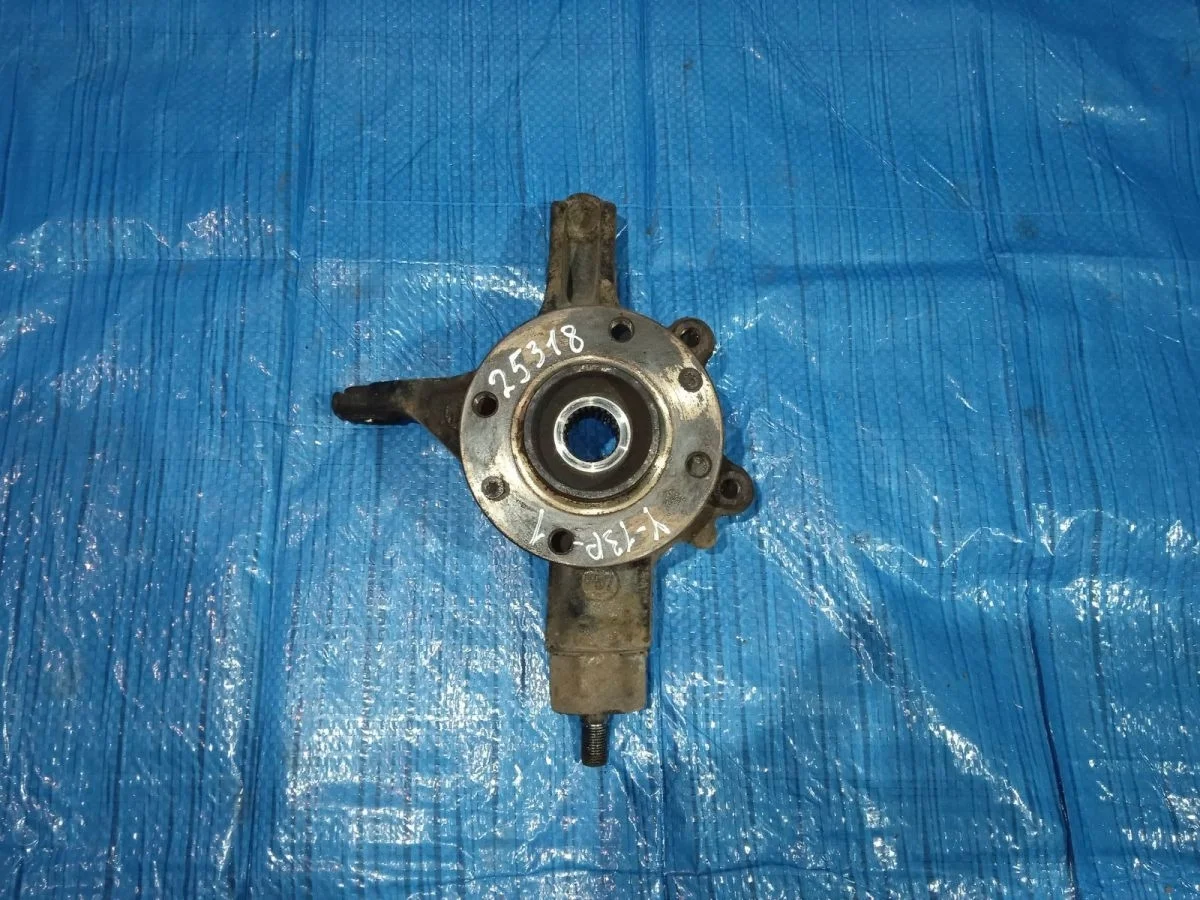 Кулак поворотный правый Peugeot 308 I рестайлинг (2011—2015)