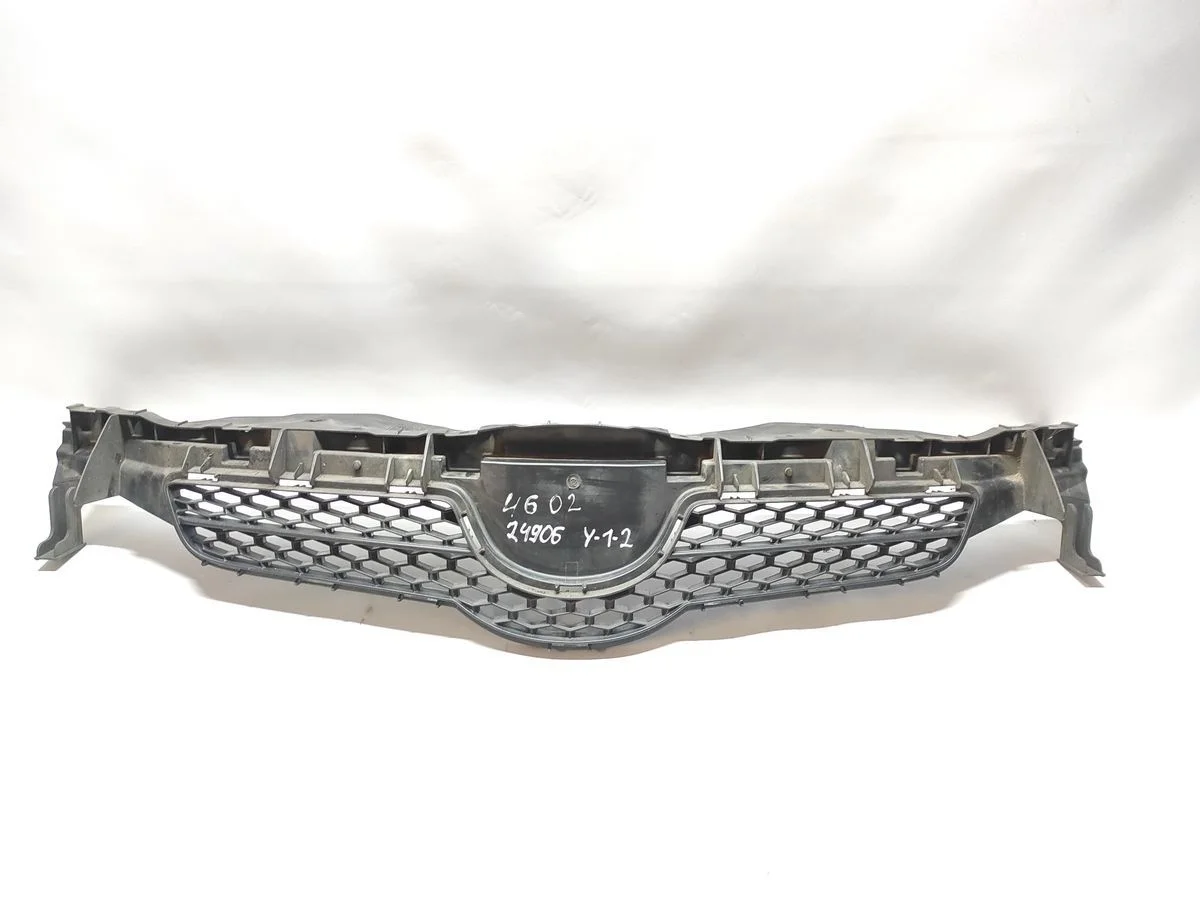 Решетка радиатора Toyota Auris E150 (2006—2010)