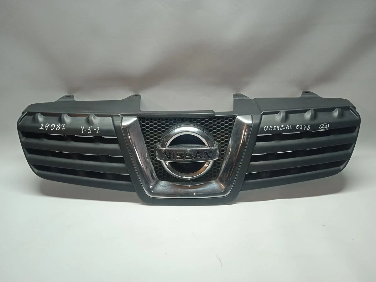 Решетка радиатора Nissan Qashqai I (2006—2010)