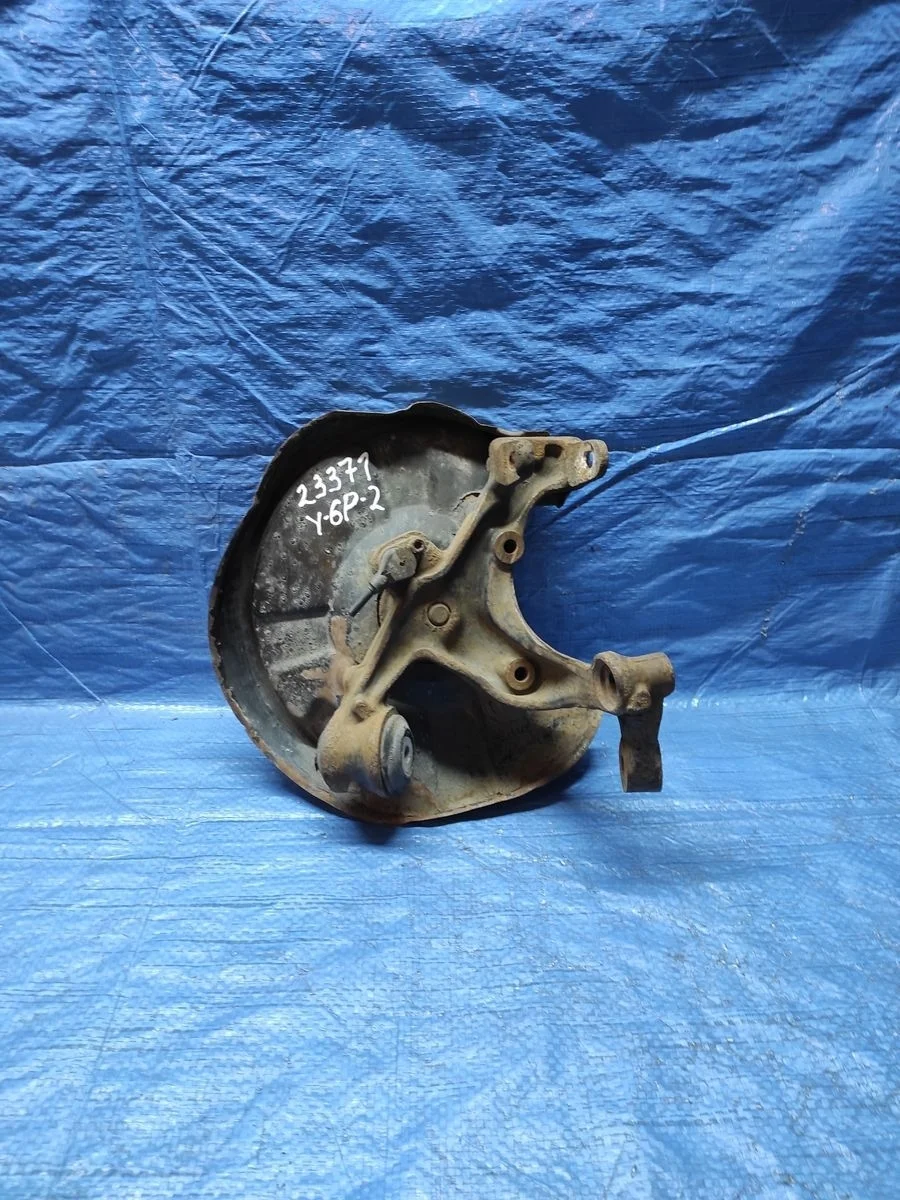 Кулак задний правый (цапфа) Audi A4 B6 (2000—2006)