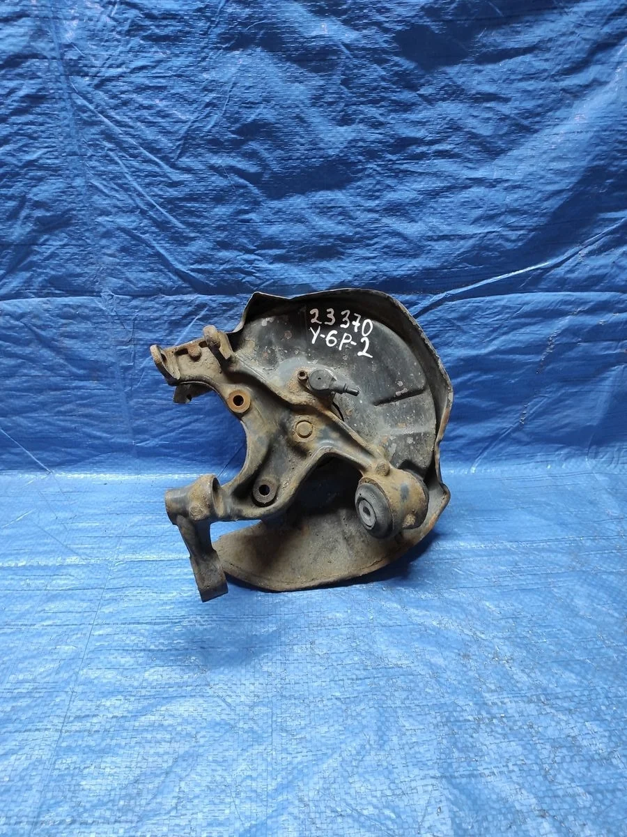 Кулак задний левый ( цапфа) Audi A4 B6 (2000—2006)