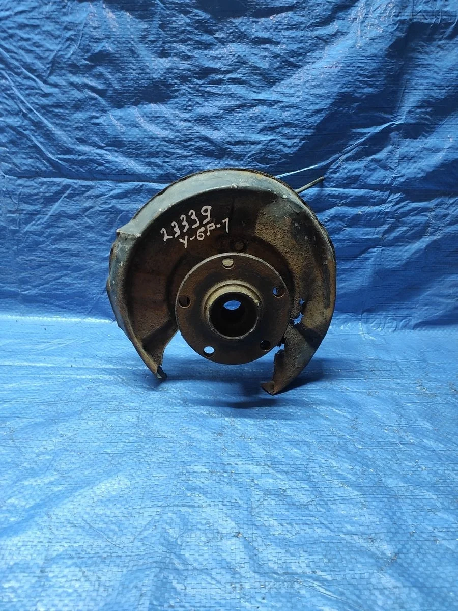 Кулак задний правый (цапфа) Audi A6 C5 (1997—2001)