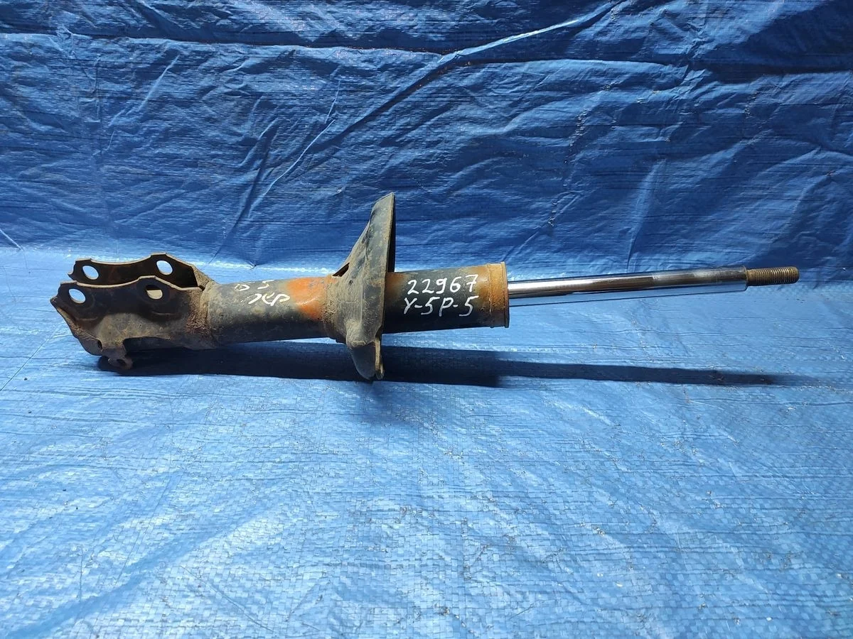 Амортизатор передний правый Volkswagen Polo III рестайлинг (1999—2001)