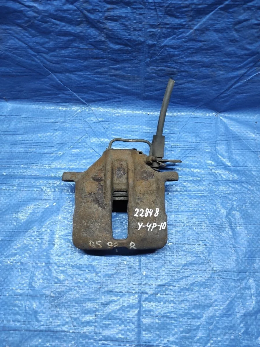 Суппорт тормозной передний правый Audi A4 B5 (1994—1999)