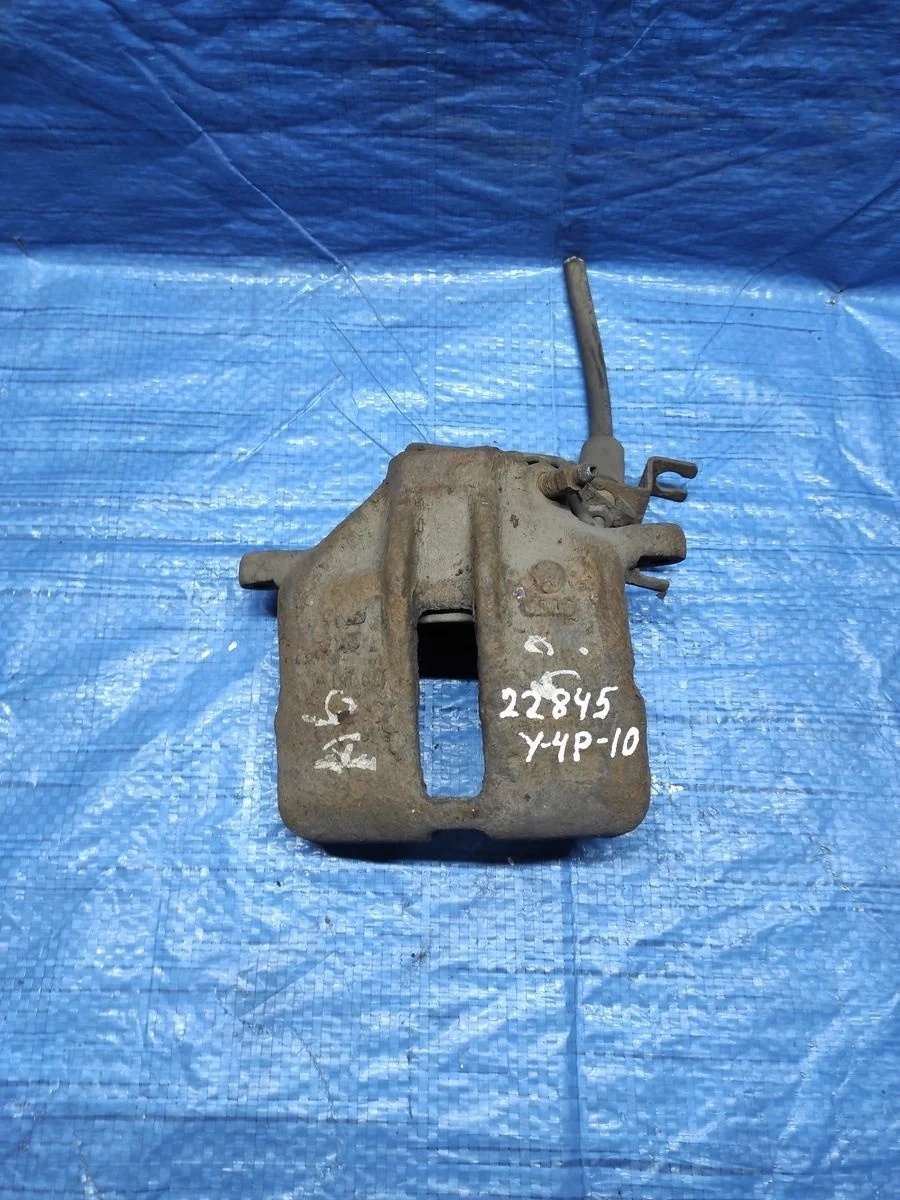 Суппорт тормозной передний правый Audi A4 B5 (1994—1999)