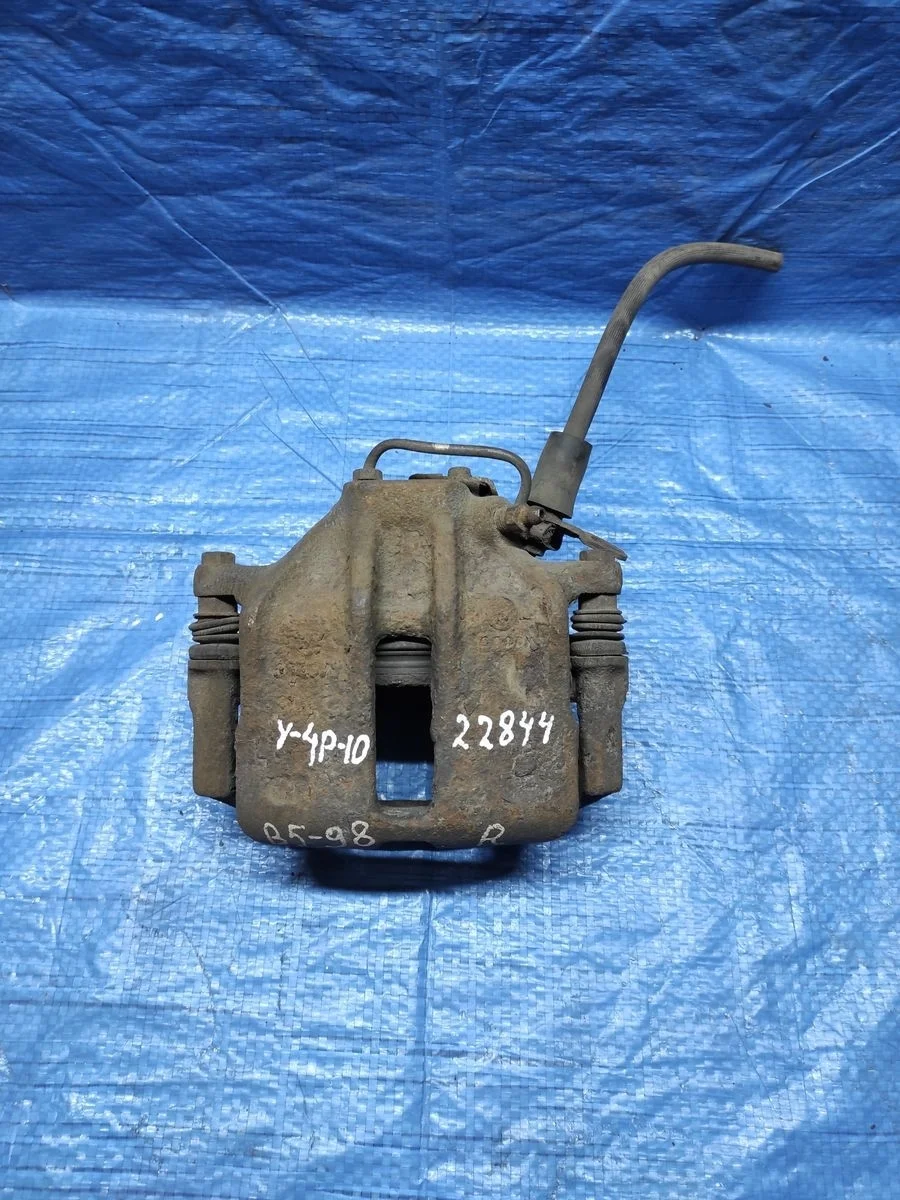 Суппорт тормозной передний правый Audi A4 B5 (1994—1999)