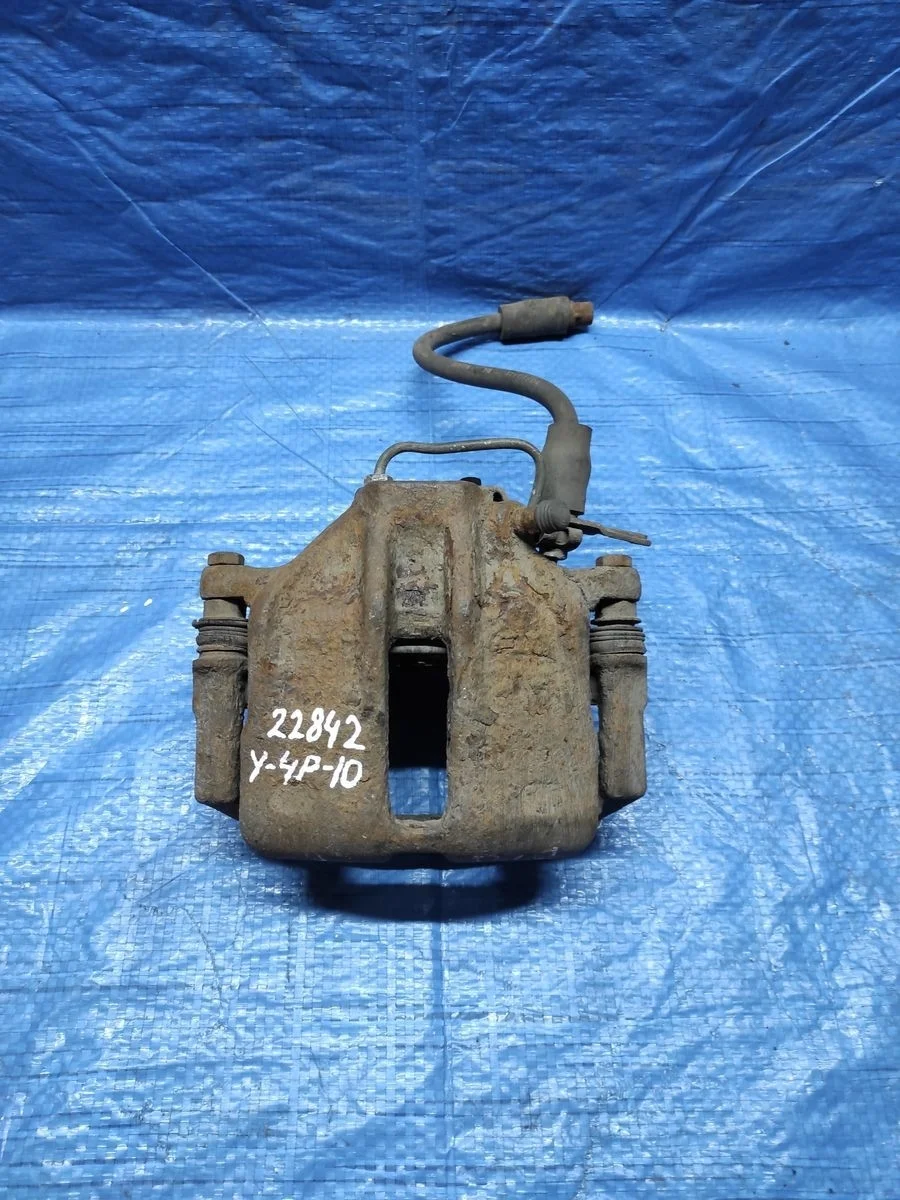 Суппорт тормозной передний правый Audi A4 B5 (1994—1999)