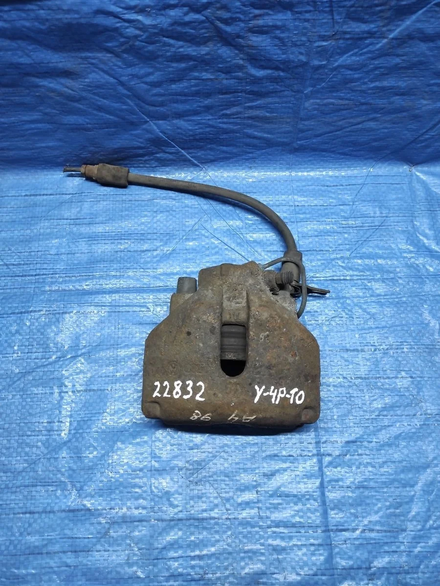 Суппорт тормозной передний правый Audi A6 C5 (1997—2001)