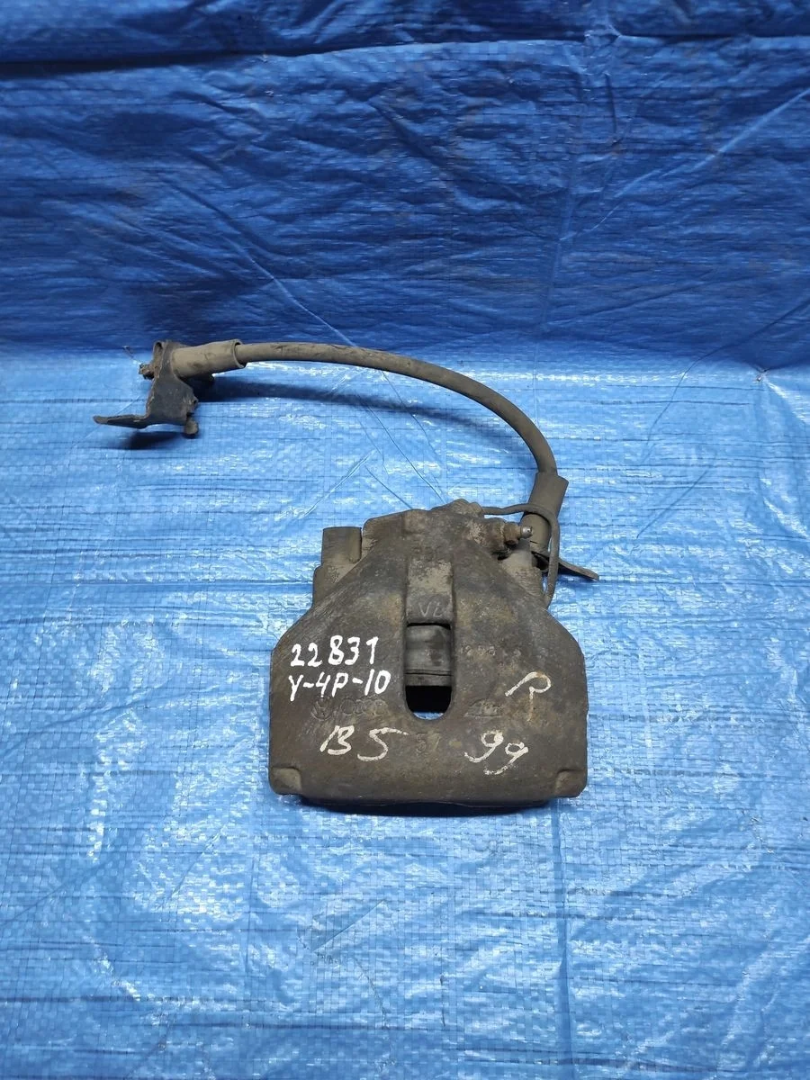 Суппорт тормозной передний правый Audi A6 C5 (1997—2001)