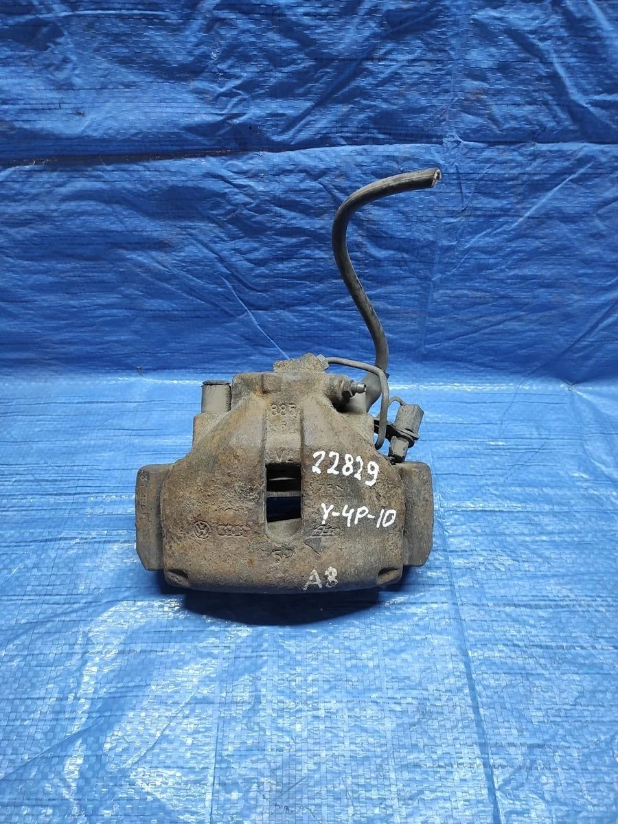 Суппорт тормозной передний правый Audi A6 C5 (1997—2001)