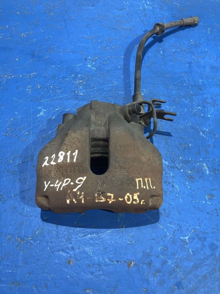 Суппорт тормозной передний правый Audi A6 C5 (1997—2001)