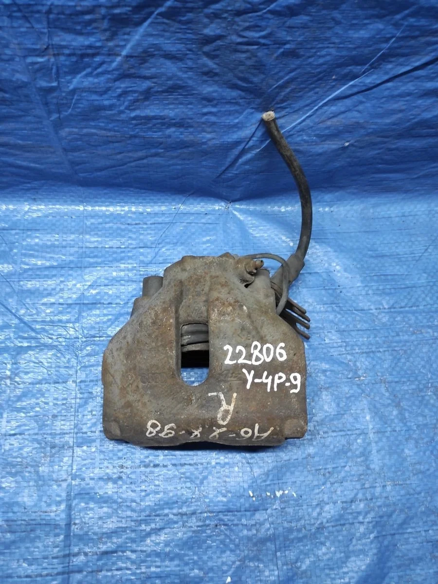 Суппорт тормозной передний правый Audi A6 C5 (1997—2001)