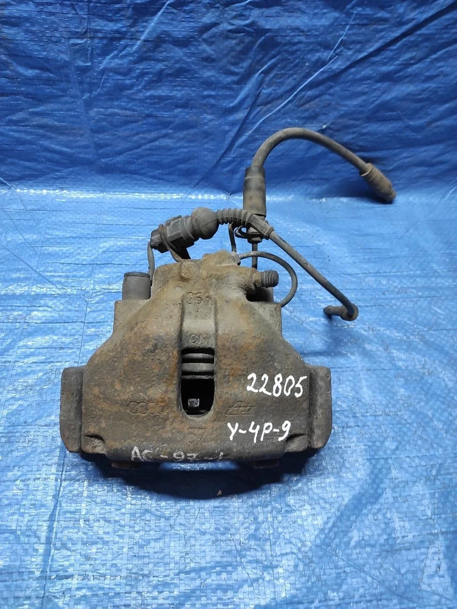 Суппорт тормозной передний правый Audi A6 C5 (1997—2001)