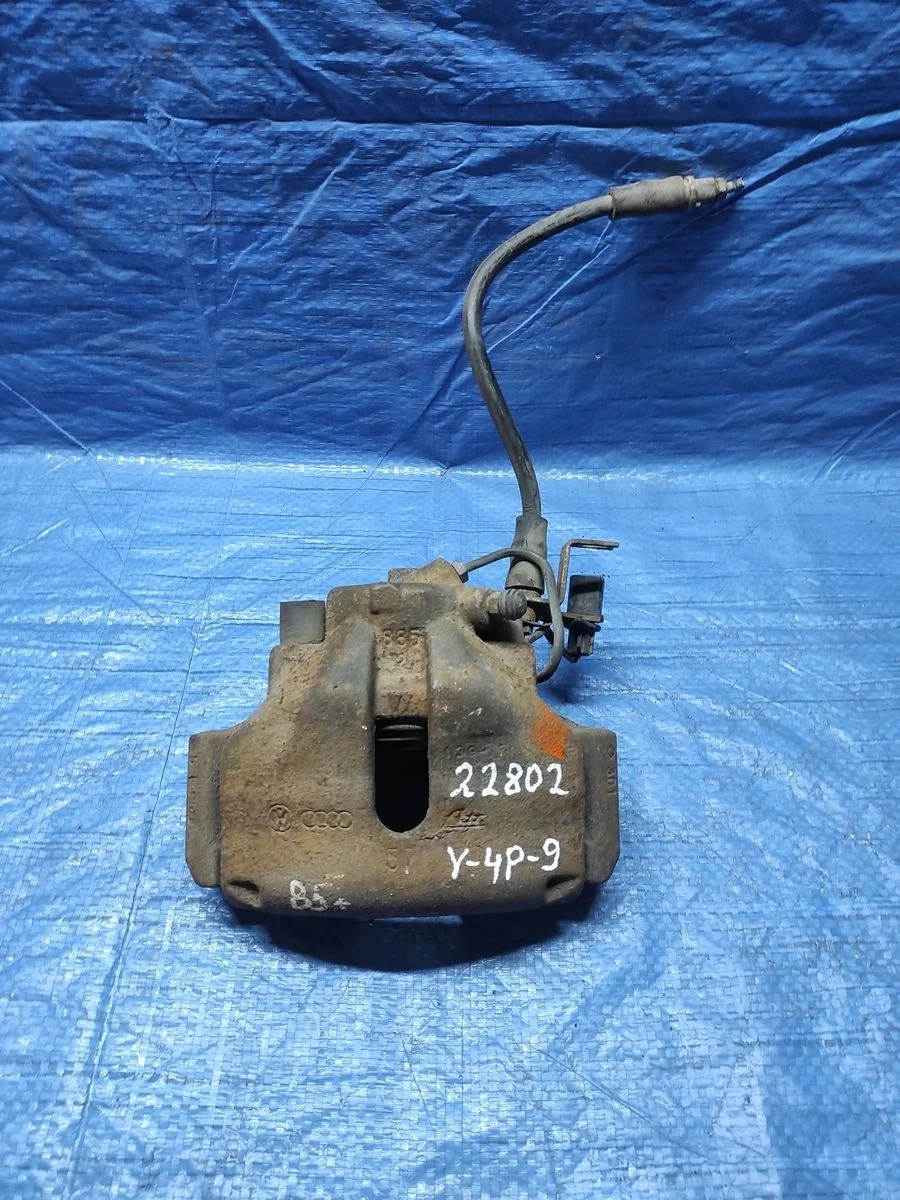 Суппорт тормозной передний правый Audi A6 C5 (1997—2001)