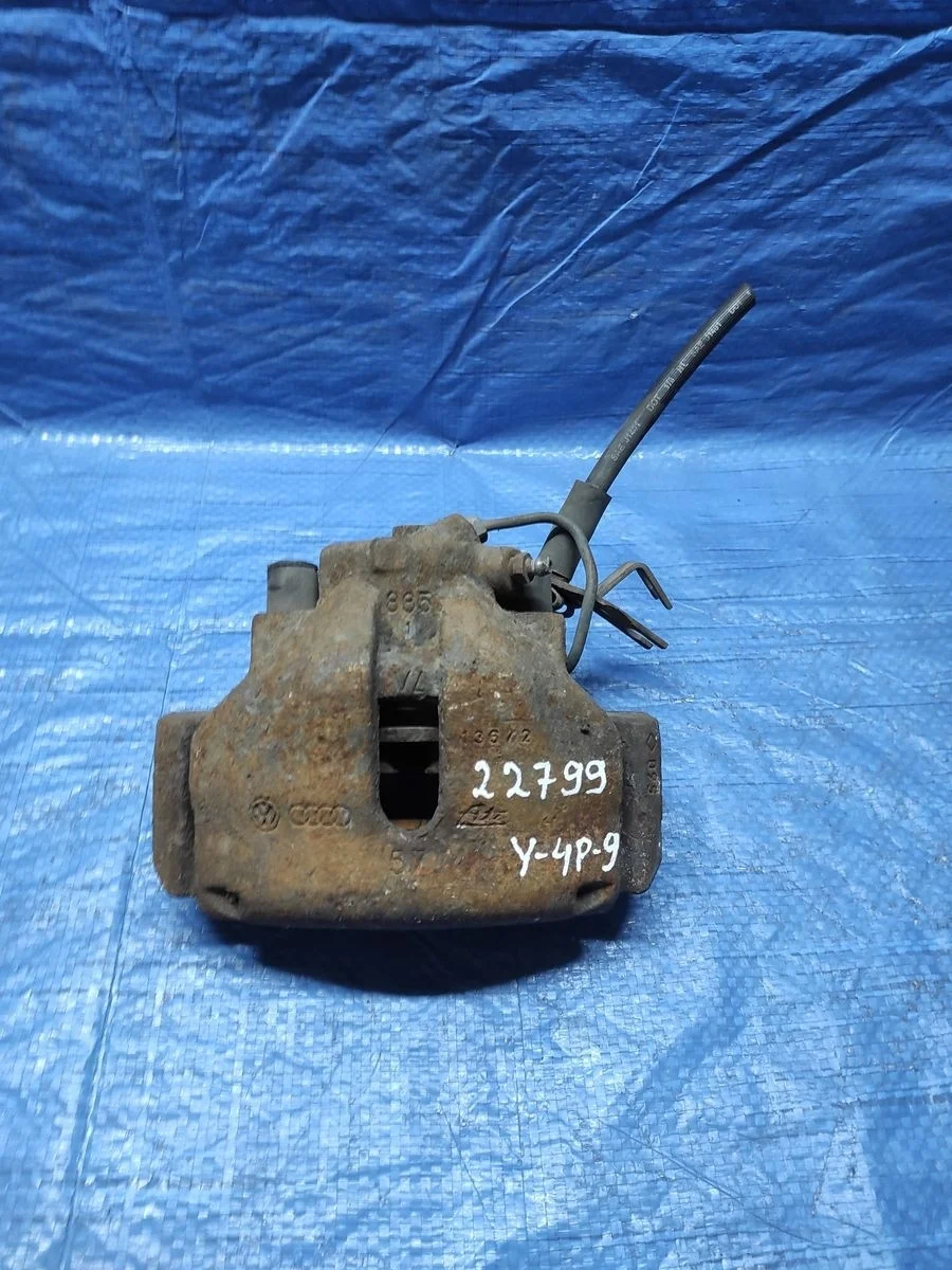 Суппорт тормозной передний правый Audi A6 C5 (1997—2001)