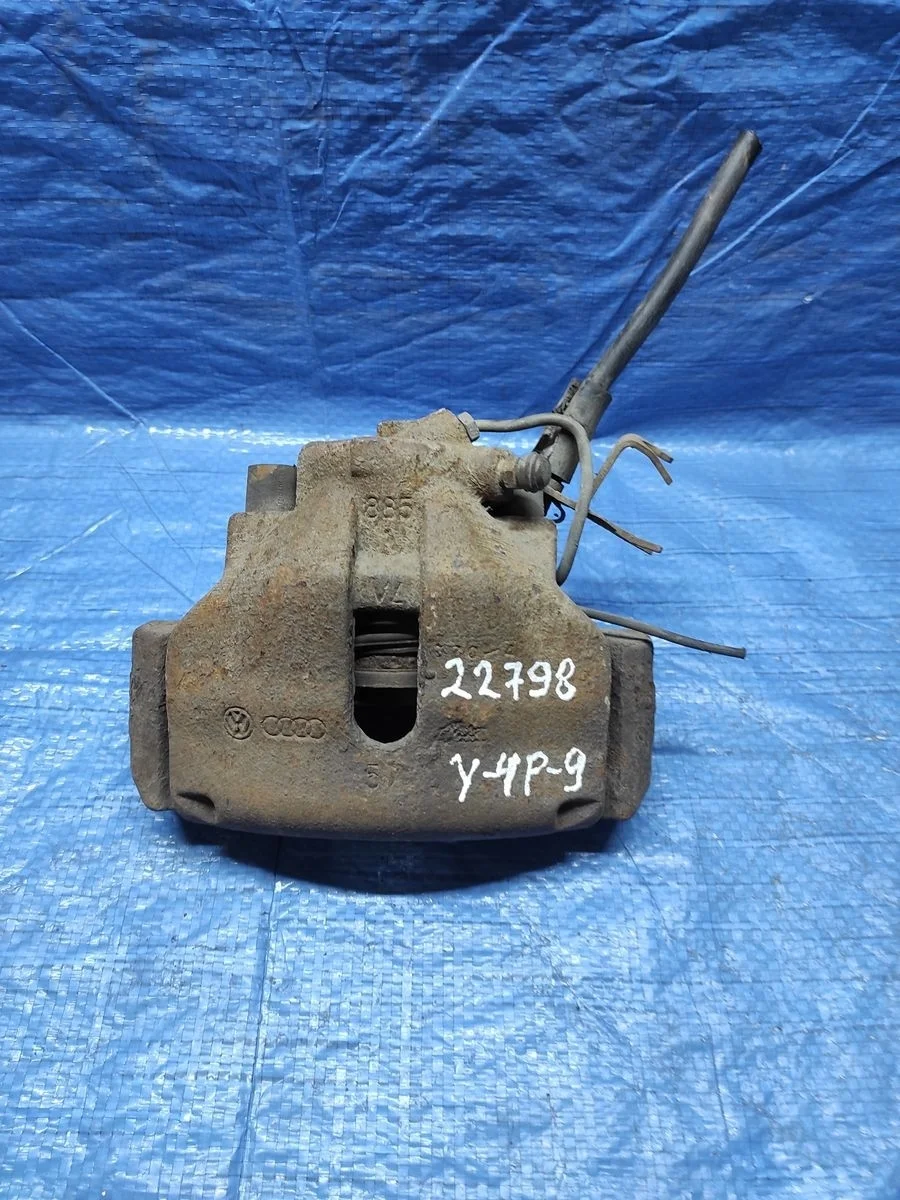 Суппорт тормозной передний правый Audi A6 C5 (1997—2001)