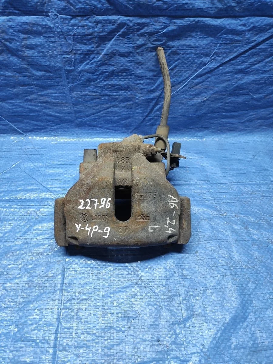 Суппорт тормозной передний правый Audi A6 C5 (1997—2001)