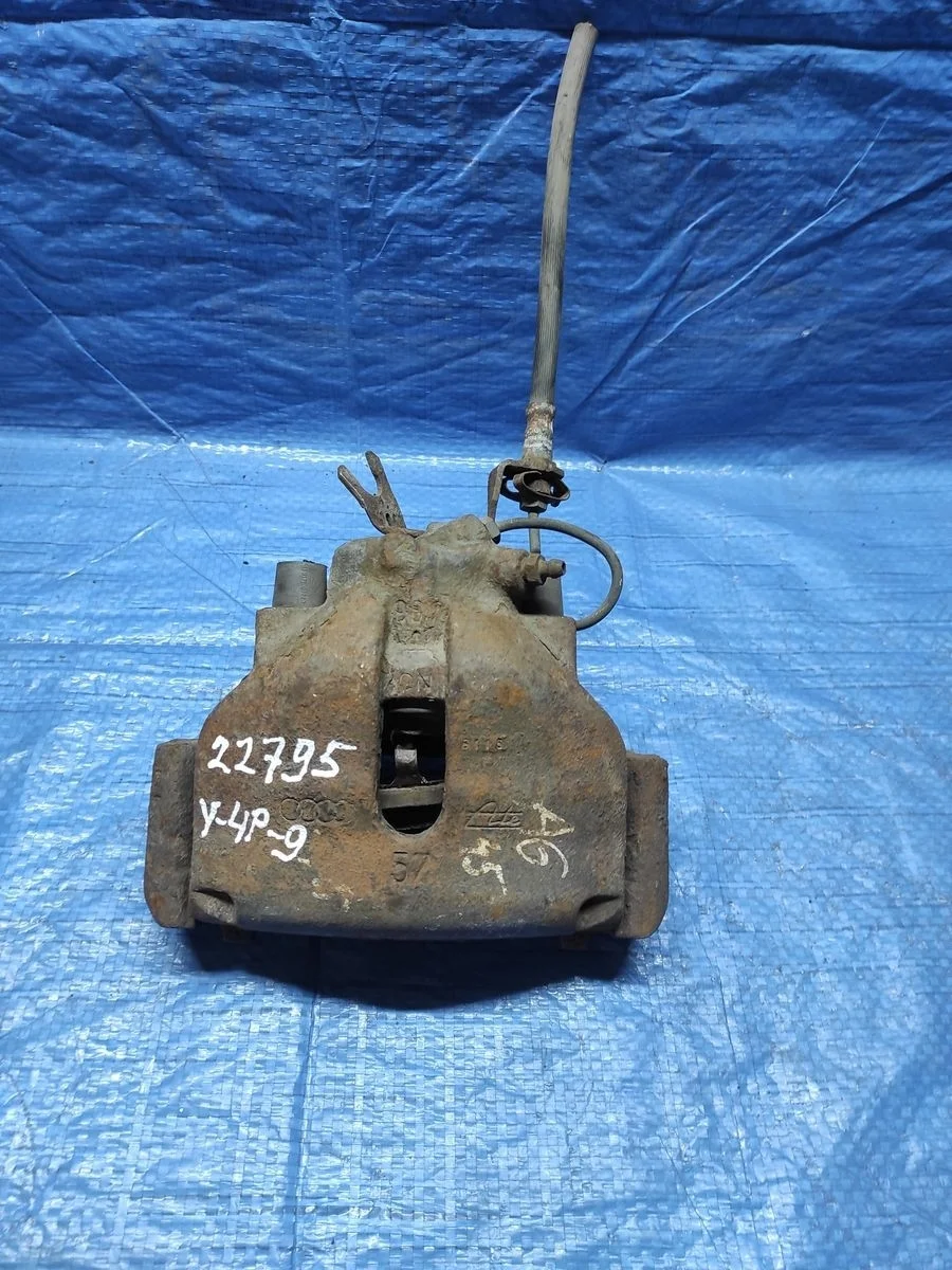 Суппорт тормозной передний правый Audi A6 C5 (1997—2001)