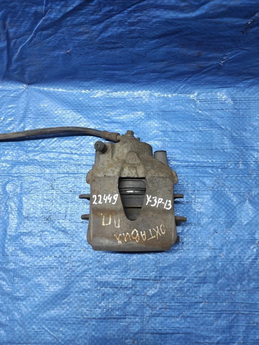 Суппорт тормозной передний правый Volkswagen Jetta V (2005—2011)