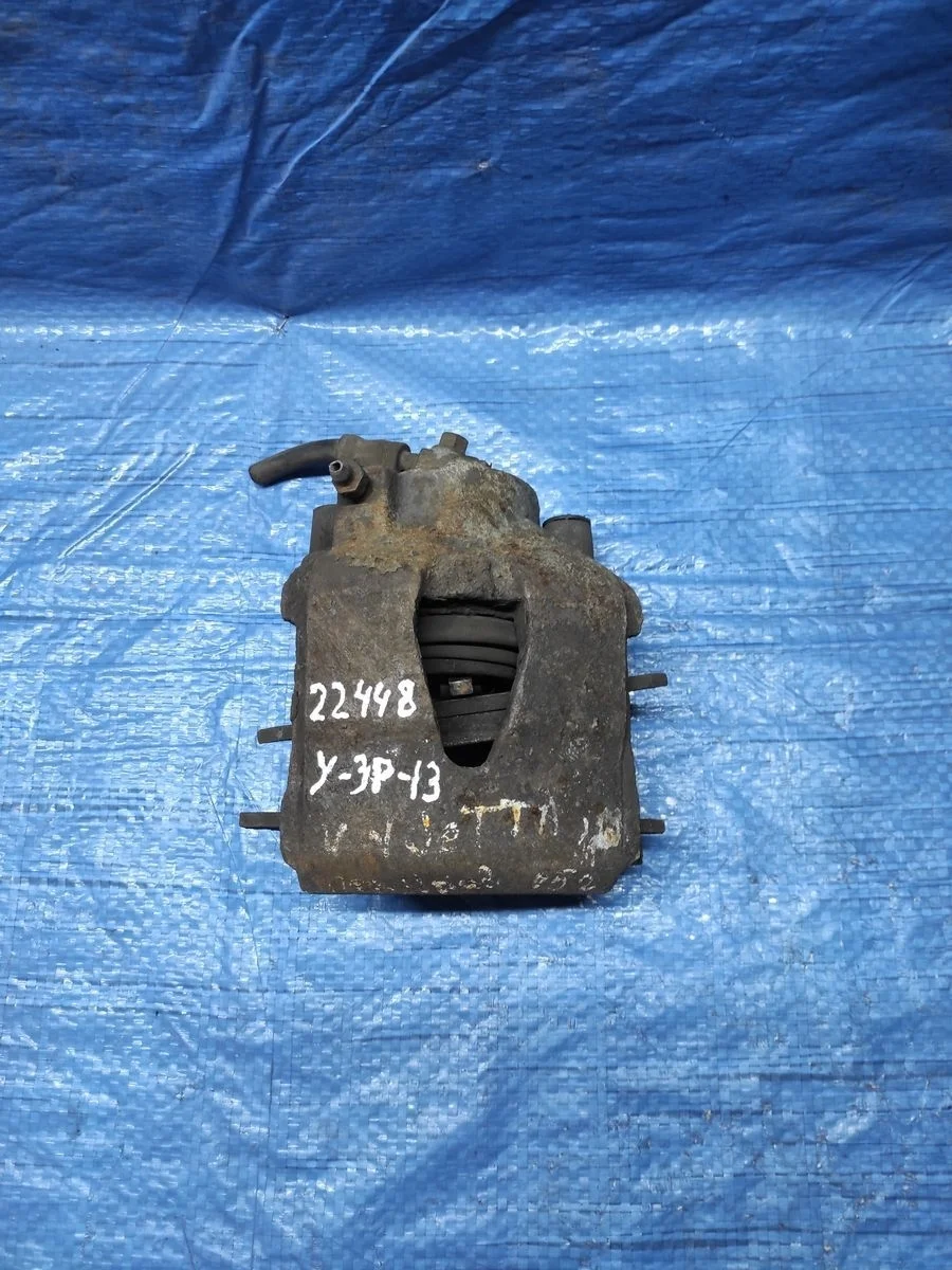 Суппорт тормозной передний правый Volkswagen Jetta V (2005—2011)