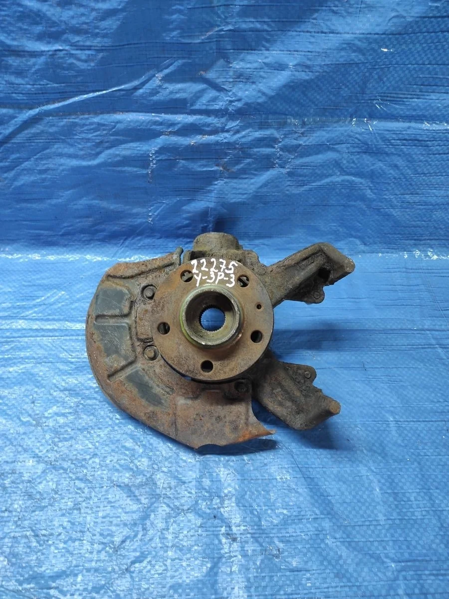 Кулак поворотный правый Audi A3 8L (1996—2000)