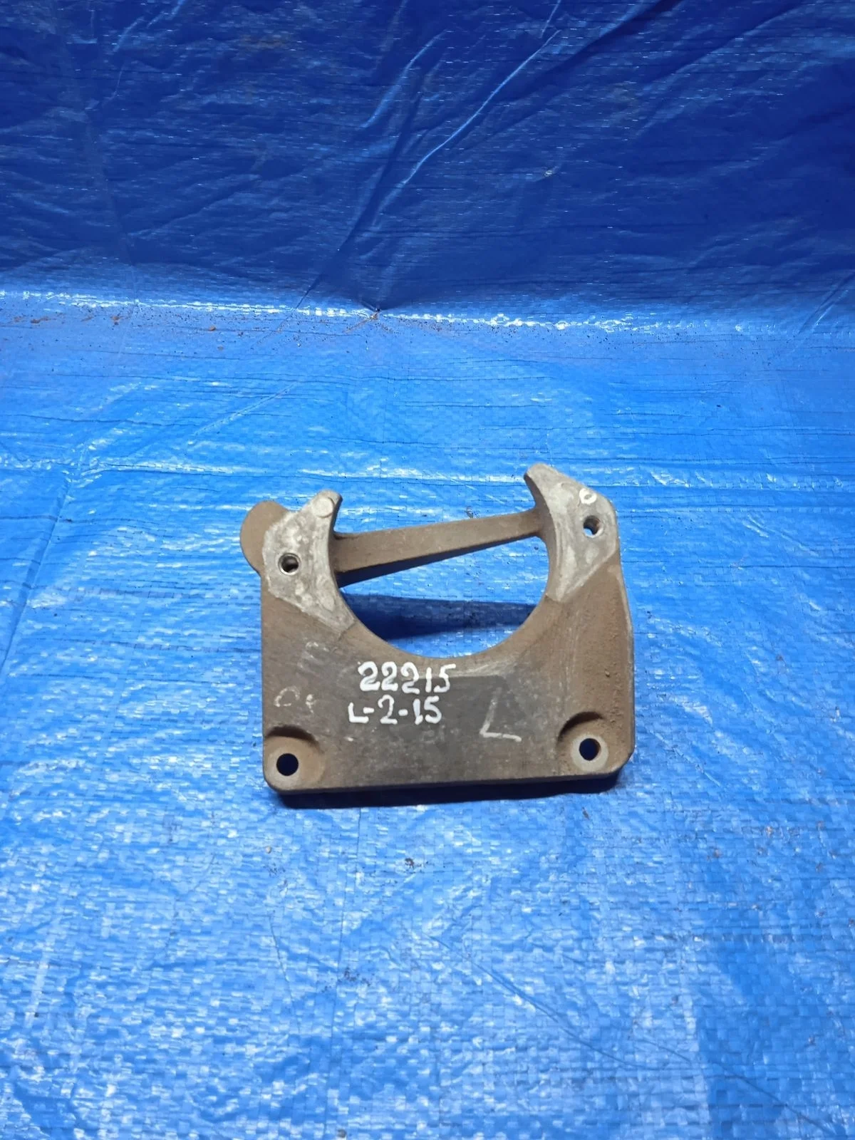 Кронштейн опоры двигателя BMW 5 серия E60/E61 (2002—2007)