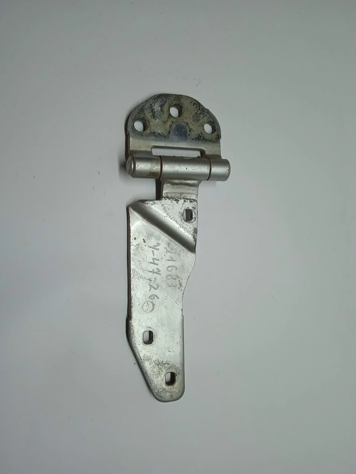 Петля багажника правая Honda CR-V I (1995—1999)