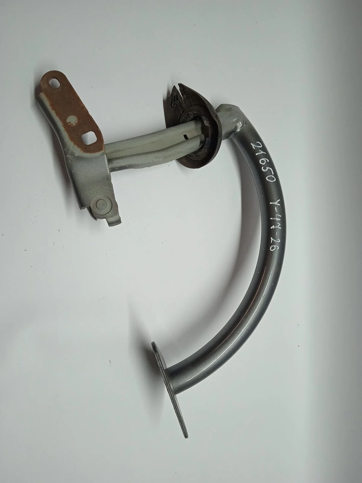 Петля багажника правая Volkswagen Passat B6 (2005—2010)