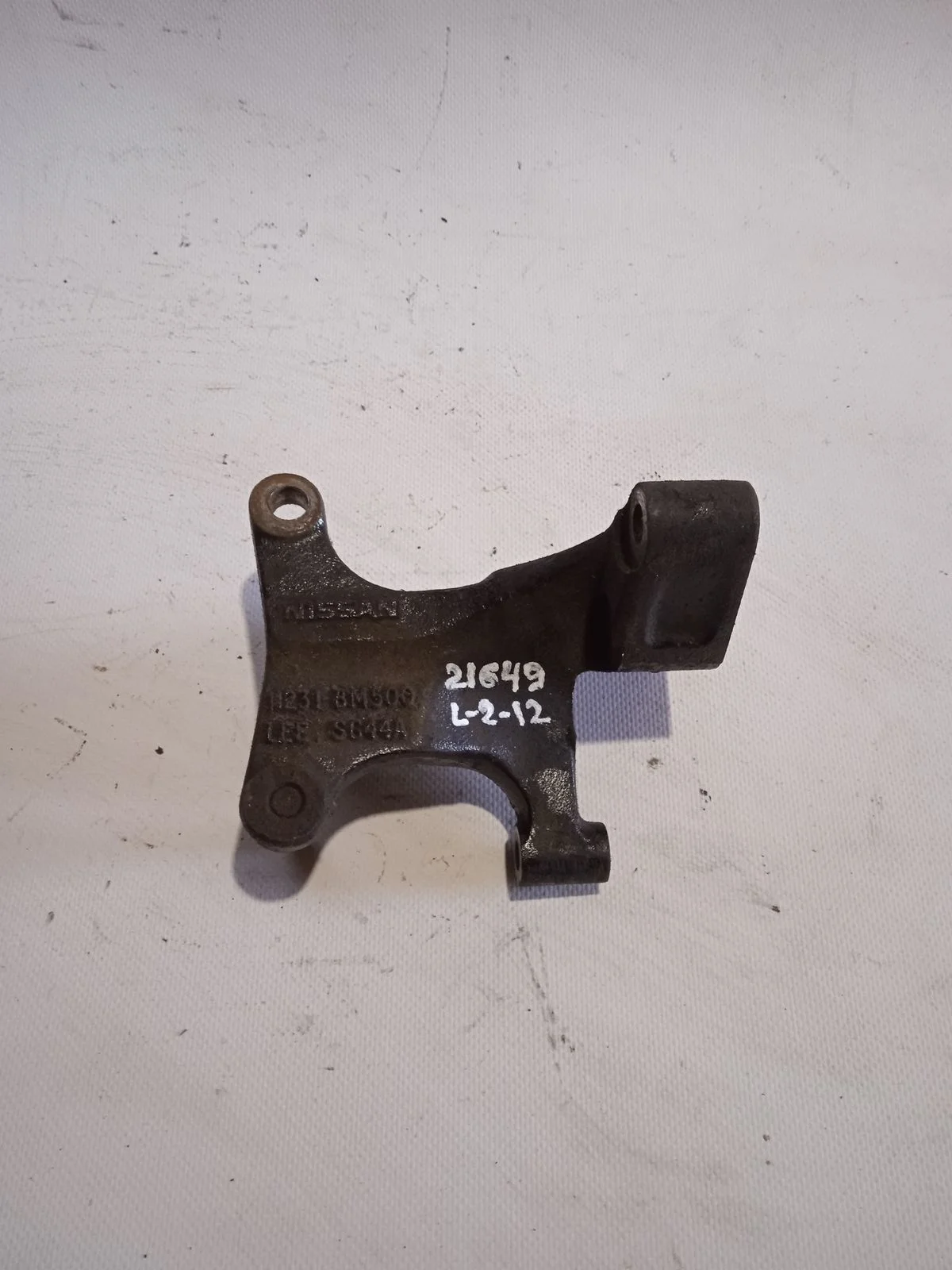 Кронштейн опоры двигателя Nissan Almera N16 рестайлинг (2002—2006)