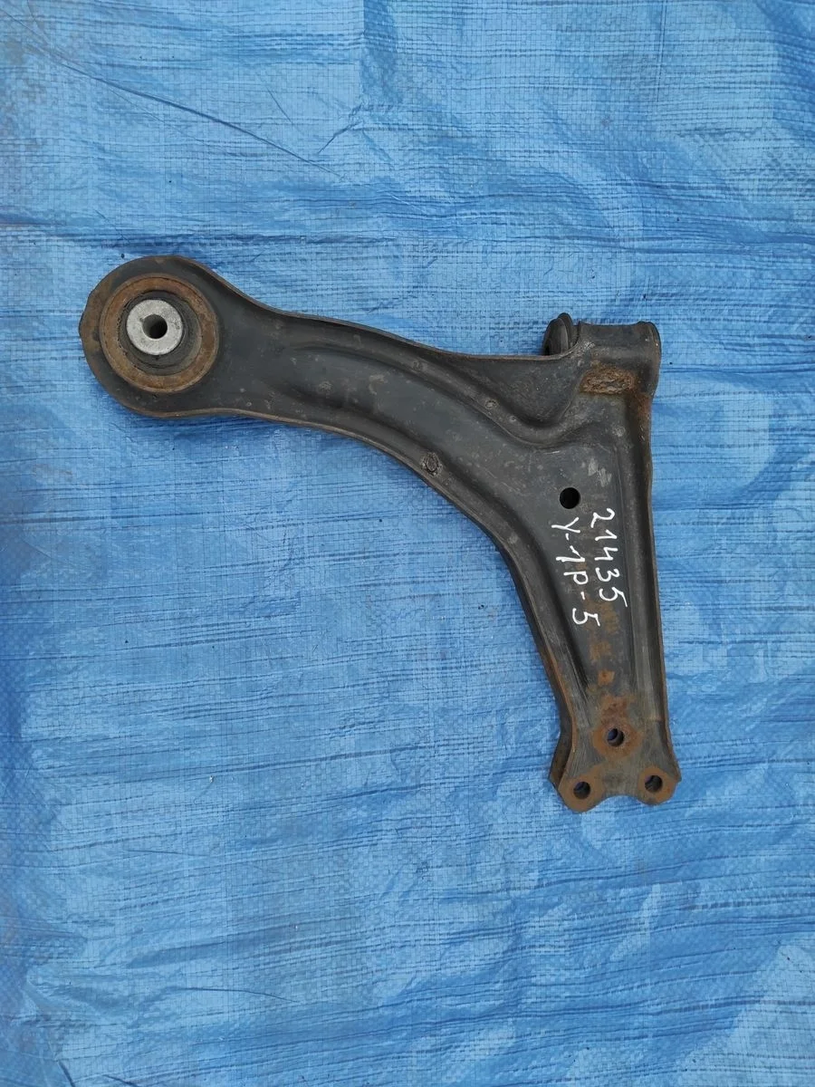 Рычаг передний правый нижний Mercedes-Benz Vito W638 (1996—2003)