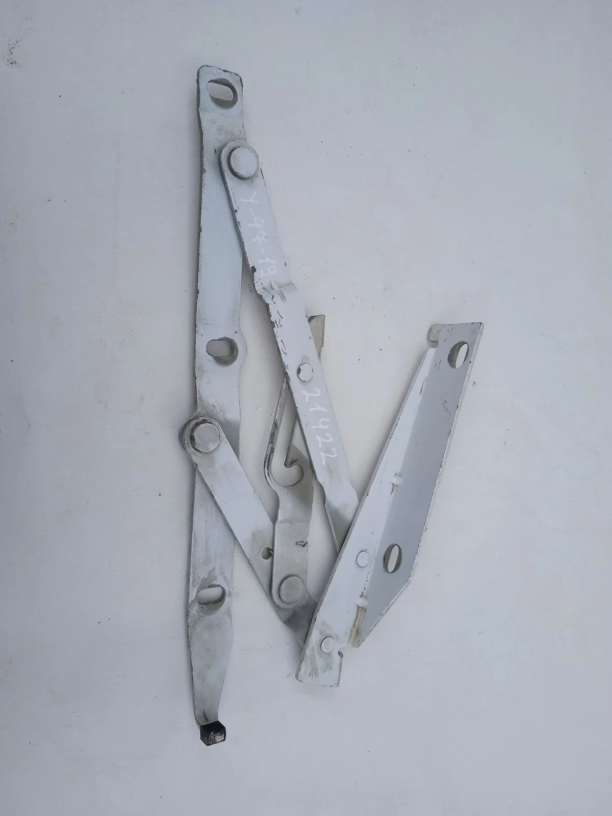 Петля капота правая Mercedes-Benz Vito W638 (1996—2003)