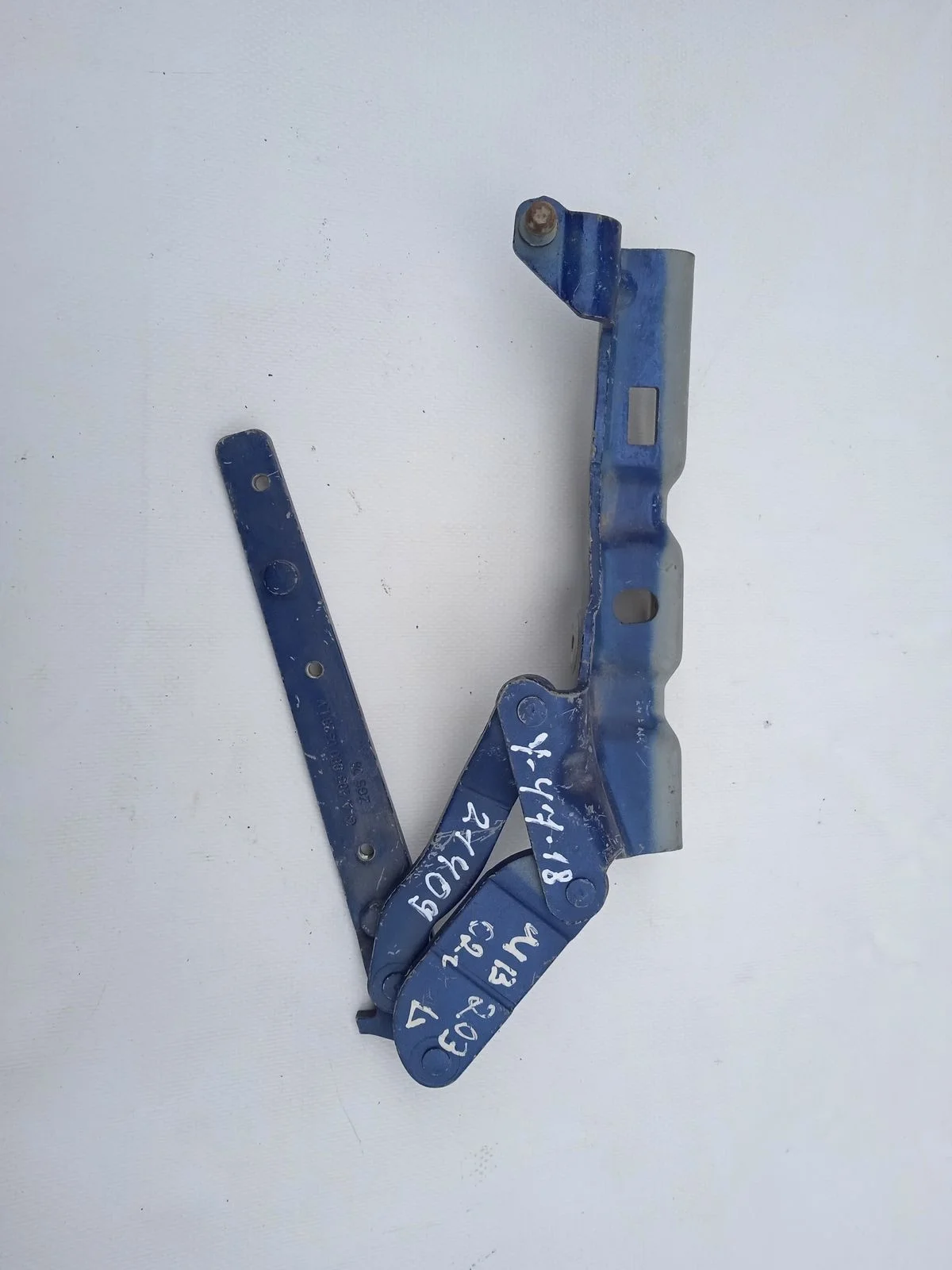 Петля капота левая Mercedes-Benz C-класс W203/S203/CL203 (2000—2004)