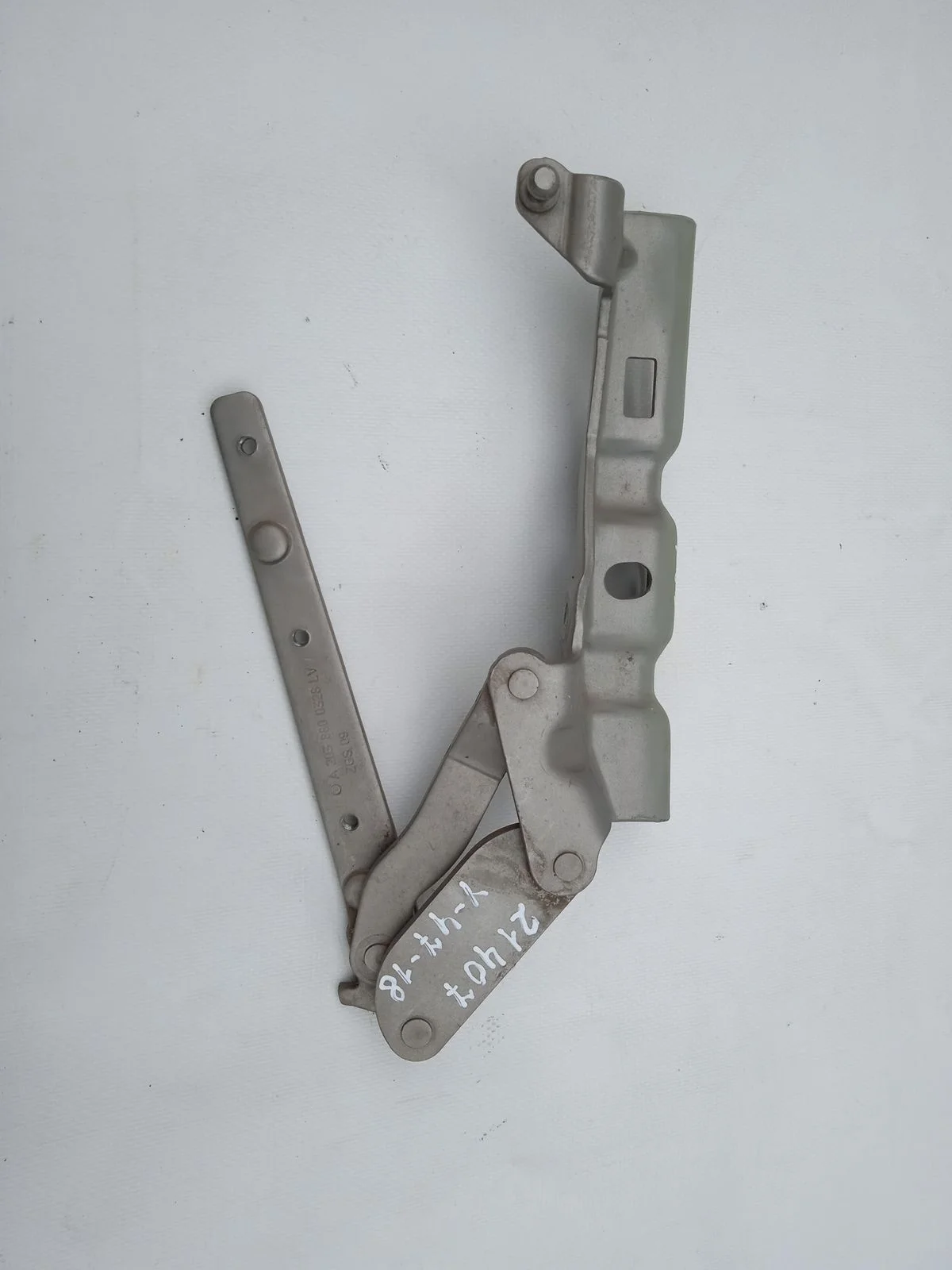 Петля капота левая Mercedes-Benz C-класс W203/S203/CL203 (2000—2004)