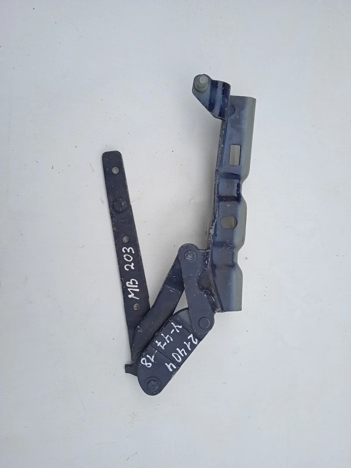 Петля капота левая Mercedes-Benz C-класс W203/S203/CL203 (2000—2004)