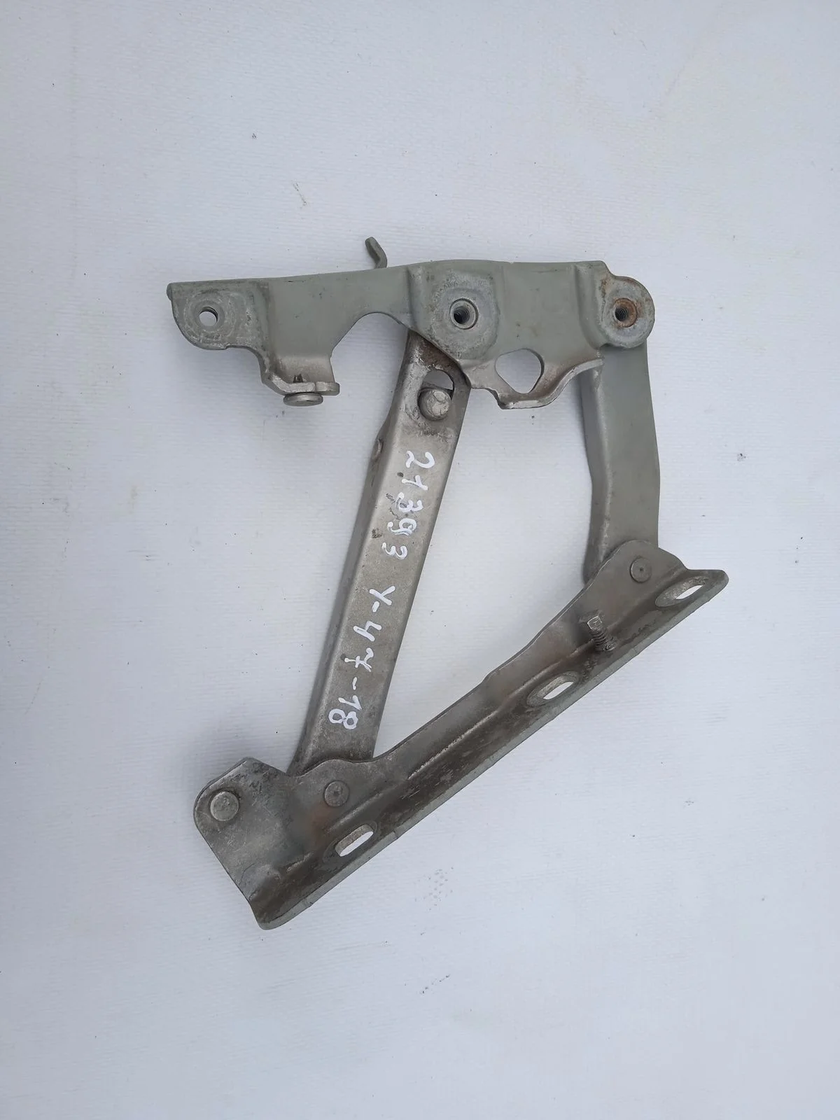 Петля капота левая Mercedes-Benz E-класс W211/S211 (2002—2006)