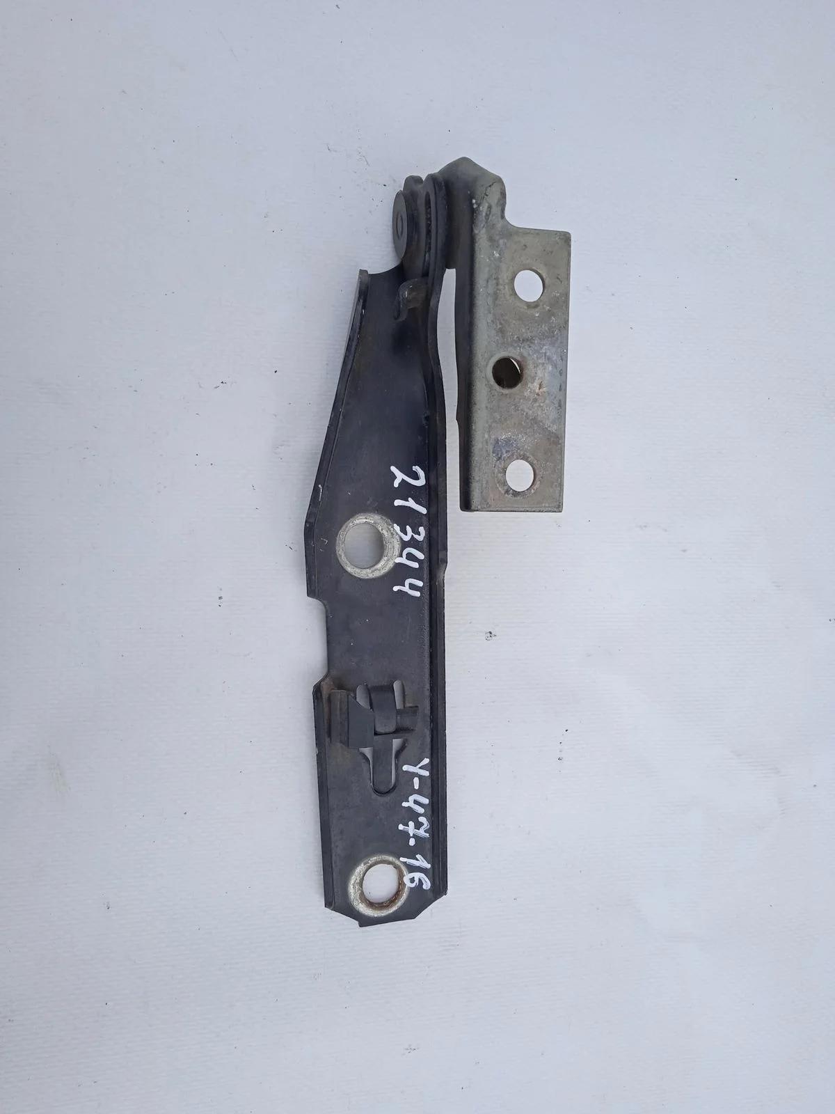 Петля капота правая Audi A4 B6 (2000—2006)