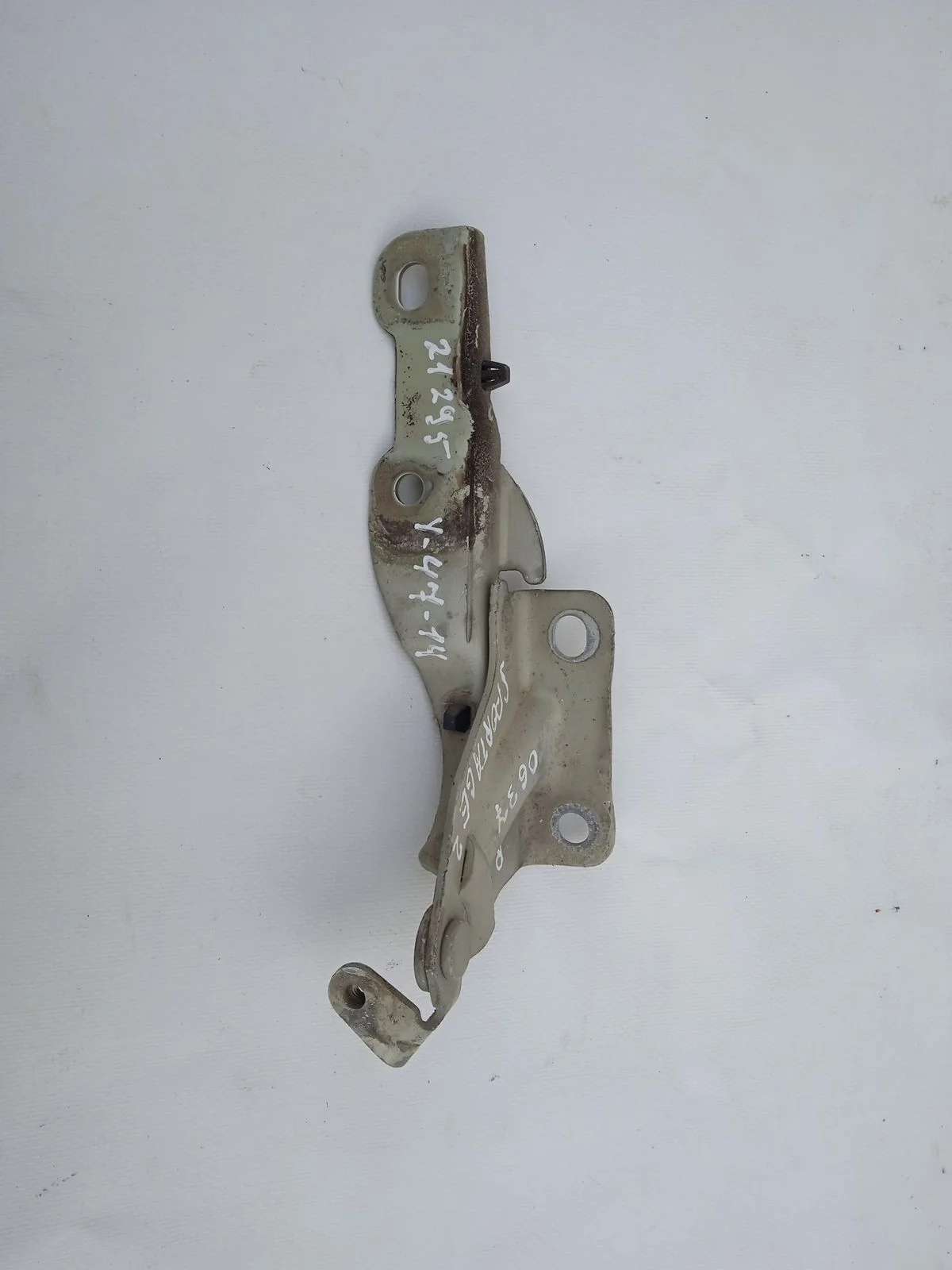 Петля капота правая Kia Sportage II (2004—2008)