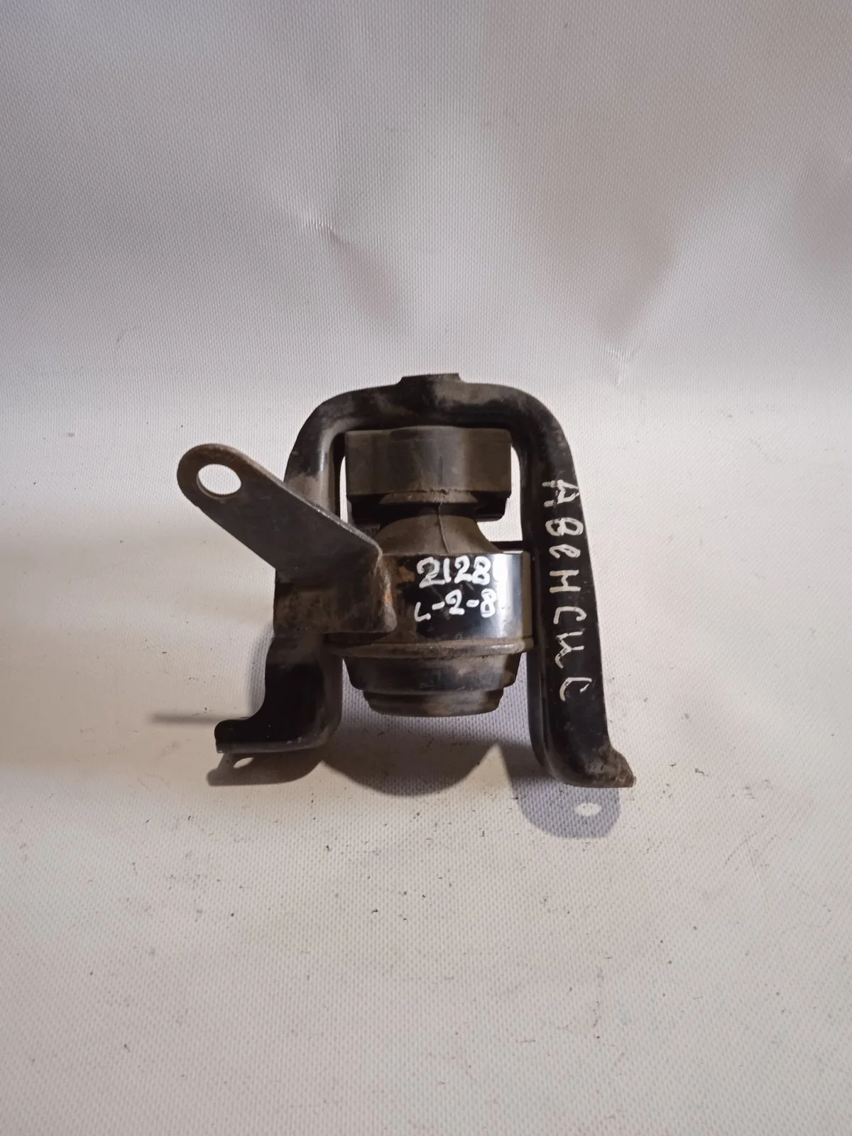 Опора ( подушка ) двигателя Toyota Avensis T220 (1997—2000)